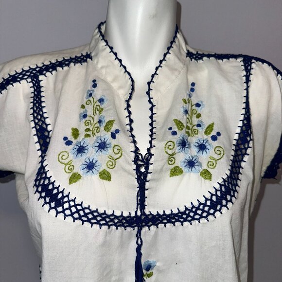 Vtg 80s White Embroidered Crochet Lightweight Cotton Blouse Floral Thailand 42 - Picture 5 of 5